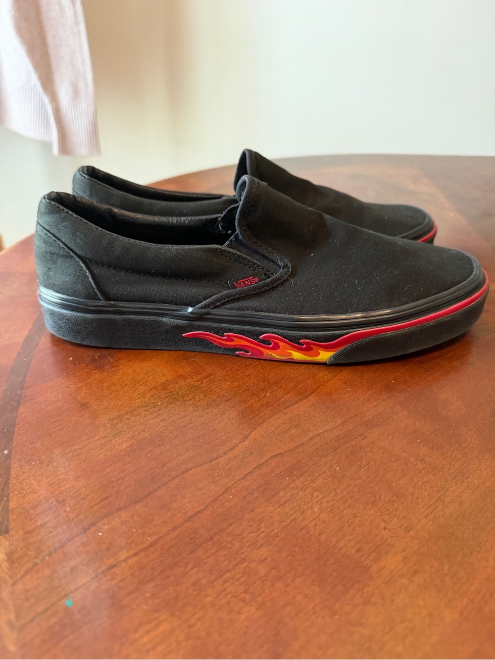 Vans Slip On Flame Wall Men’s Size 10 Canvas Sneakers Black Classic Shoes